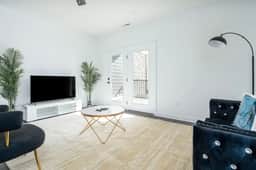 Your Cozy 2BD Whitestown