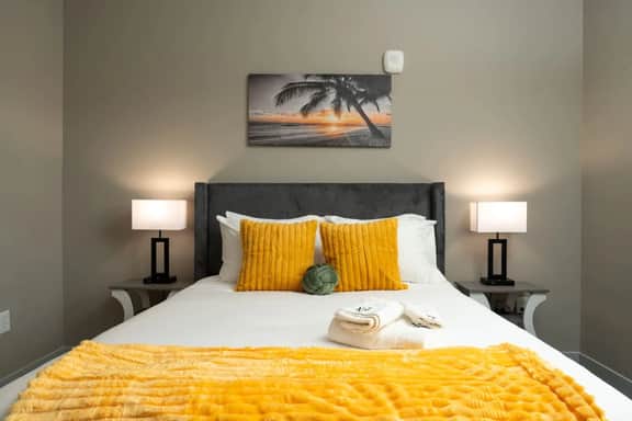 Cozy Lux Haven Whitestown