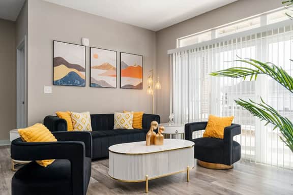 Lux Haven Whitestown