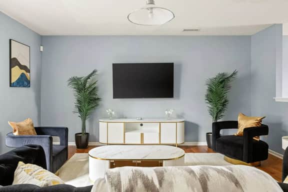 Quiet Avon Retreat – Near Indy, IMS & Airport