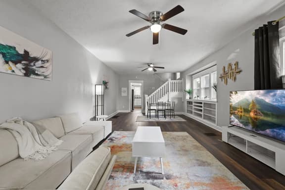 Simple & Affordable Indy Stay | Great Location - Image 1